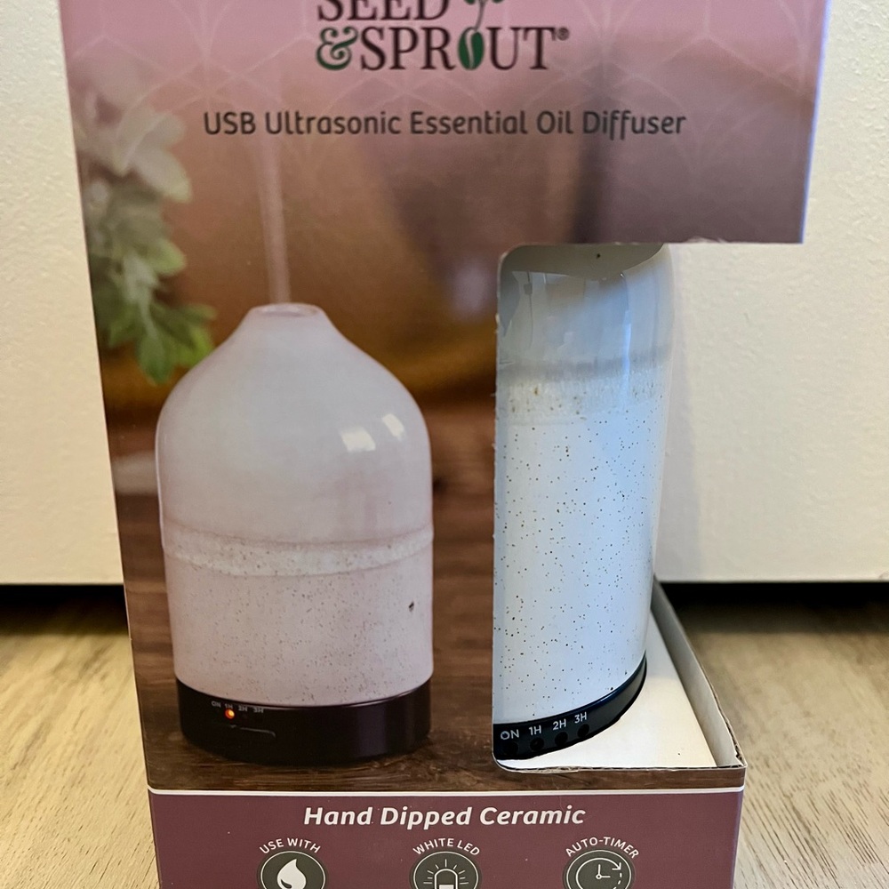 Seed & Sprout White Speckled Ceramic USB Essential Oil Diffuser